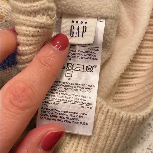 Baby Gap Knit Hat with Pom Pom detail - Picture 6 of 7